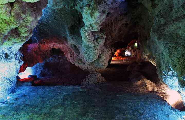 تور یک روزه غار چال نخجیر و محلات |تور تعطیلات عید قربان| تور یک روزه غار چال نخجیر و محلات |تور تعطیلات عید قربان|